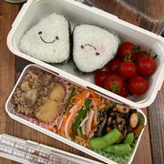 おにぎり弁当とベーグル
