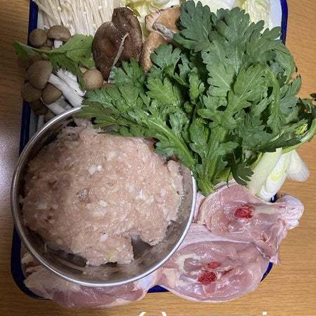 鶏ぶつ切り肉で水炊き