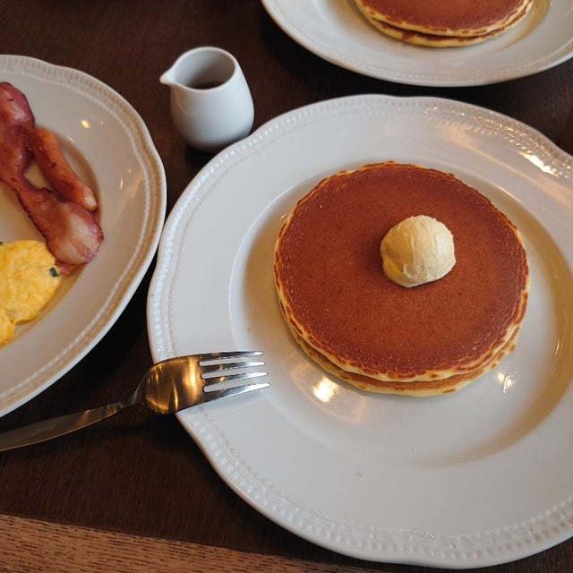 ロイヤルホスト♪オムレツ&パンケーキ♪ジャワカレー、チャツネ添え♪オニオングラタンスープ♪