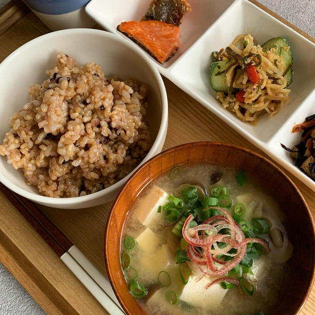 寝かせ玄米と生味噌のお昼ご飯