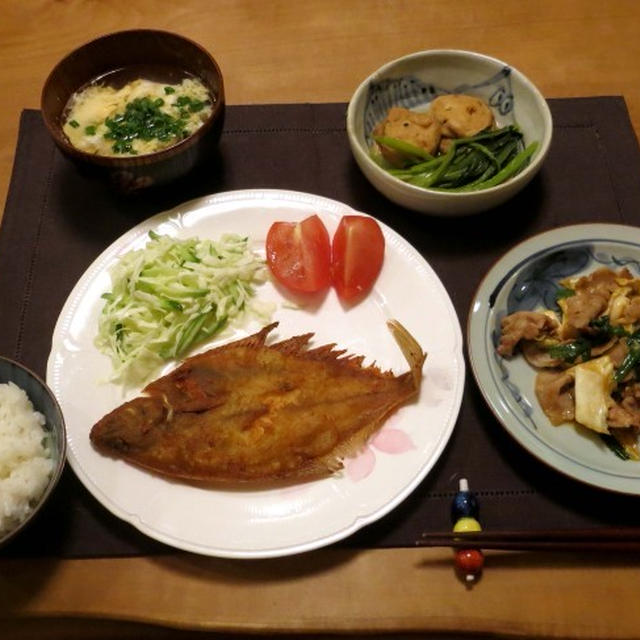 カレイの唐揚げ　豚キムチの晩ご飯　と　可愛いガウラの花