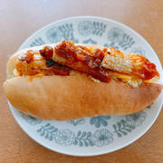 KALDIのエビチリ醤で、ちくわのエビチリ醤炒めサンド