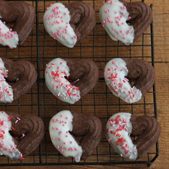 バレンタイン★ハートのチョコがけ絞りクッキーと配り用ラッピング