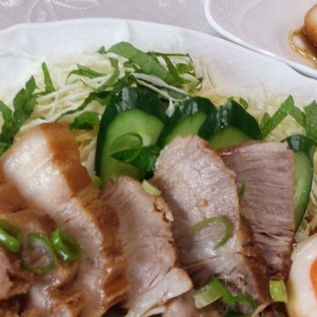 美味しい煮豚／ベトナム風サラダ