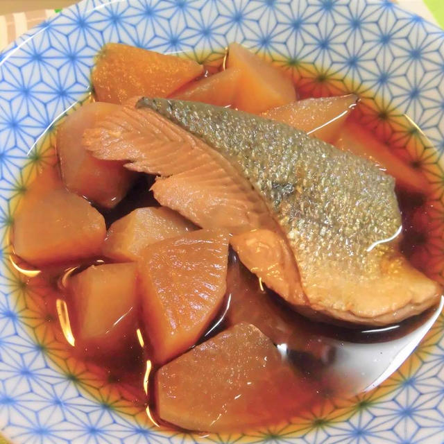 雨のちくもりときどき晴れ　　鮭大根