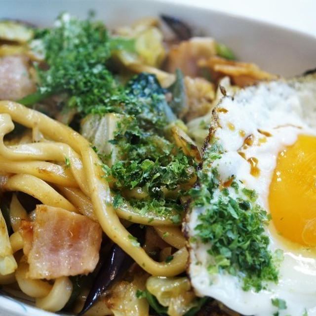 ■昼麺【お手軽に　ベーコン野菜で讃岐焼うどん】簡単５分！