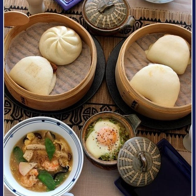 酸辣湯麺！と、肉まん系を食べ比べ♪