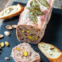 お肉料理の魅力満載！パテ・ド・カンパーニュの作り方