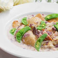 れんこんの揚げニョッキ、紫芋のクリームソース