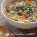 【簡単カフェ飯】ダイエットにもＯＫ♪肉団子ときのこのピリ辛スープ♪ by おにゃさん