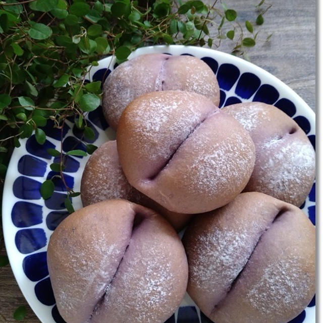 【ブルーベリーパン】白パン成形でヨーグルトのっけが旨し💕ボールが当たると痛いから…