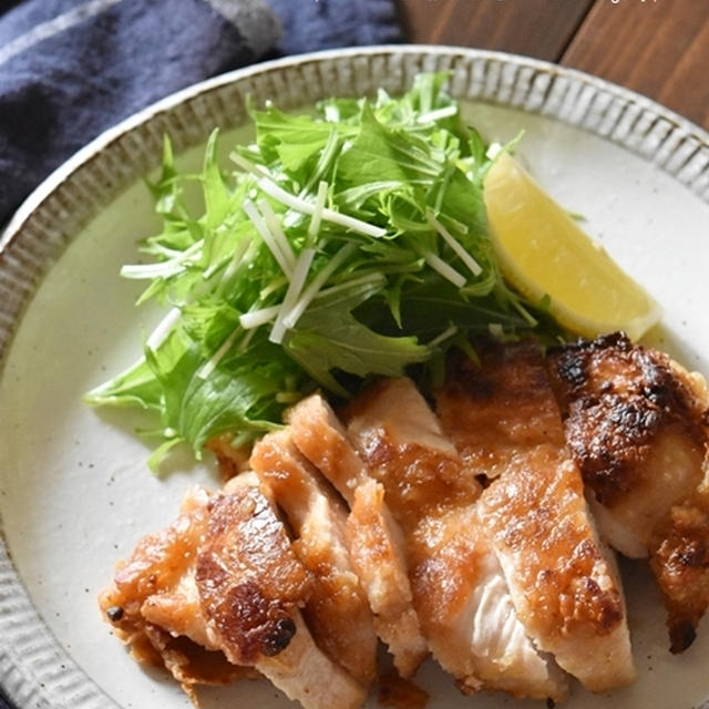 油の後片付けは不要でらくらく調理【鶏むね肉でガーリック醤油パリパリチキン】