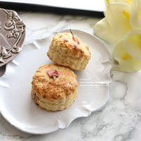 春の朝ご飯、桜のスコーン。