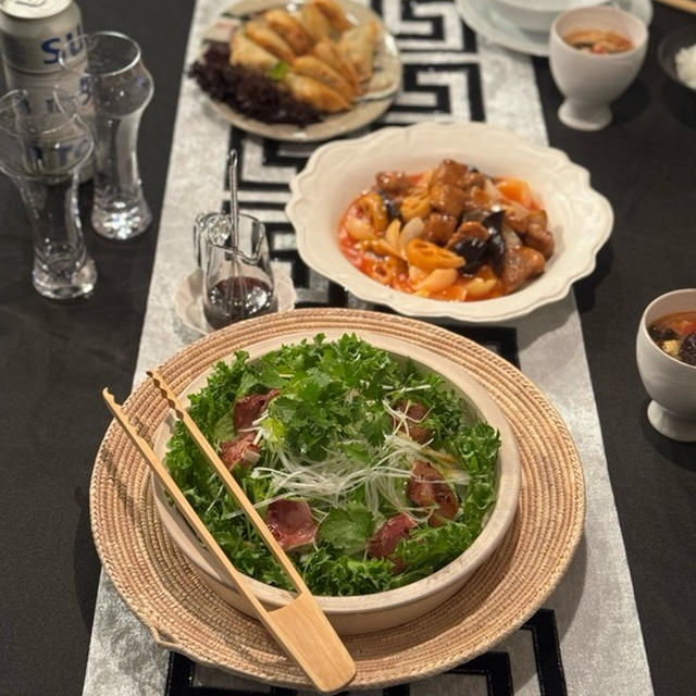 酢豚と三角エビ春巻きと鰤のサラダの夜ごはん