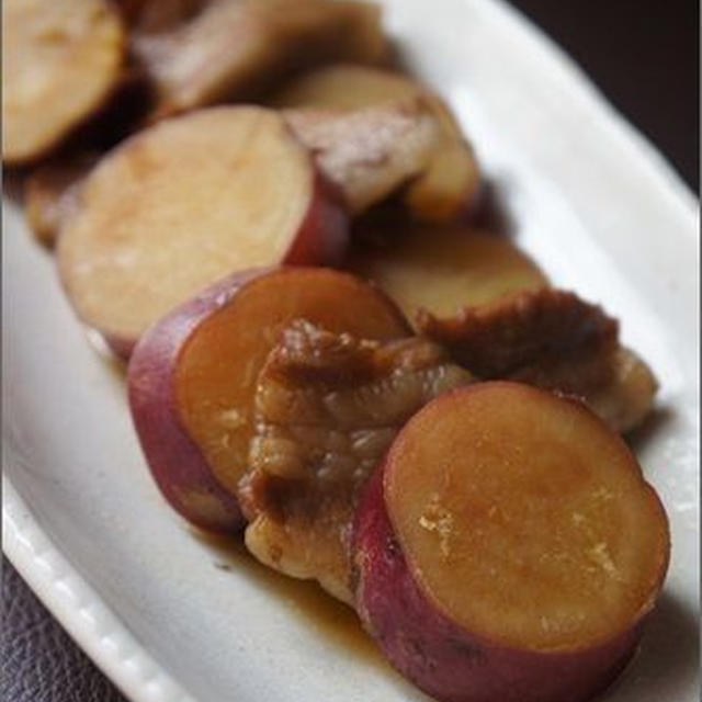 さつまいもと豚バラの黒糖煮。のレシピ。