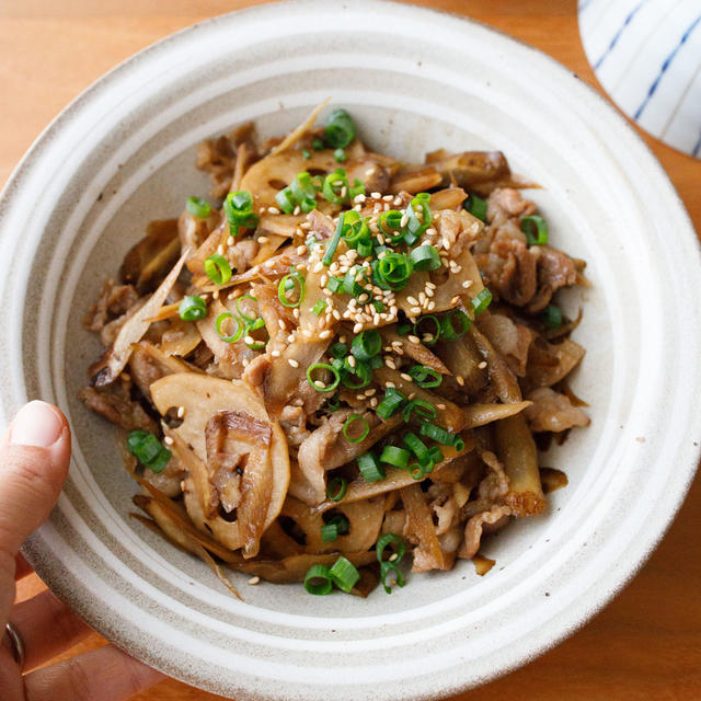 【レシピ】ご飯に合う定番の味＾＾『豚と根菜の甘辛生姜炒め』