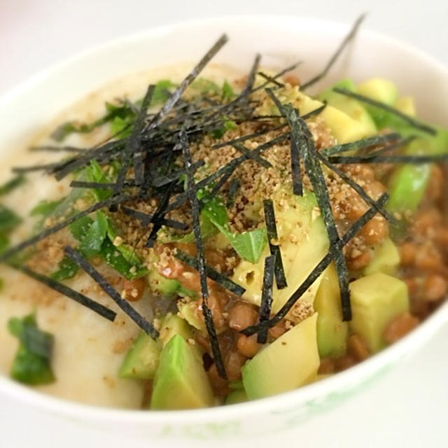 アボカド納豆山かけ丼