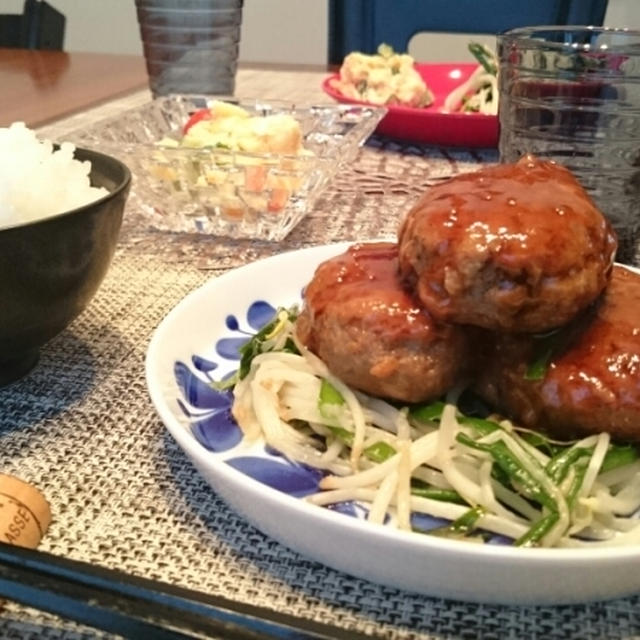 野菜たっぷりお麩ハンバーグな夕食