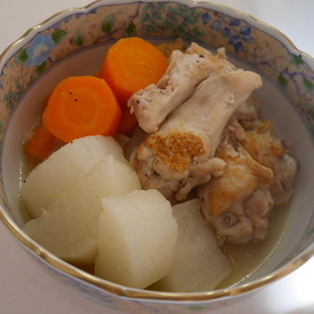 我が家で人気の、手羽元と大根の煮物