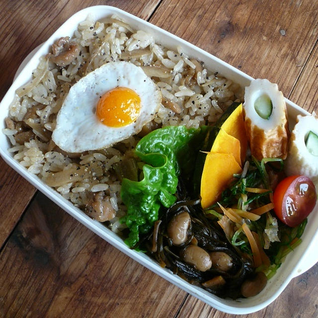 ささがき牛蒡と鶏の混ぜご飯弁当♪