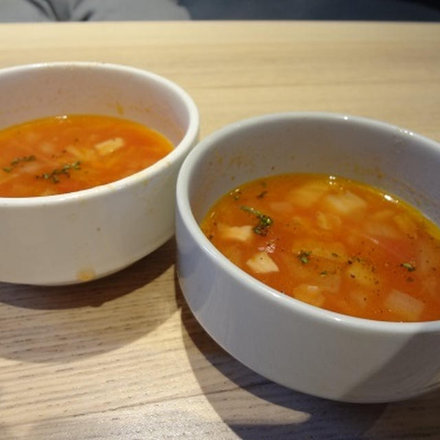 鶏肉のトマト煮込み