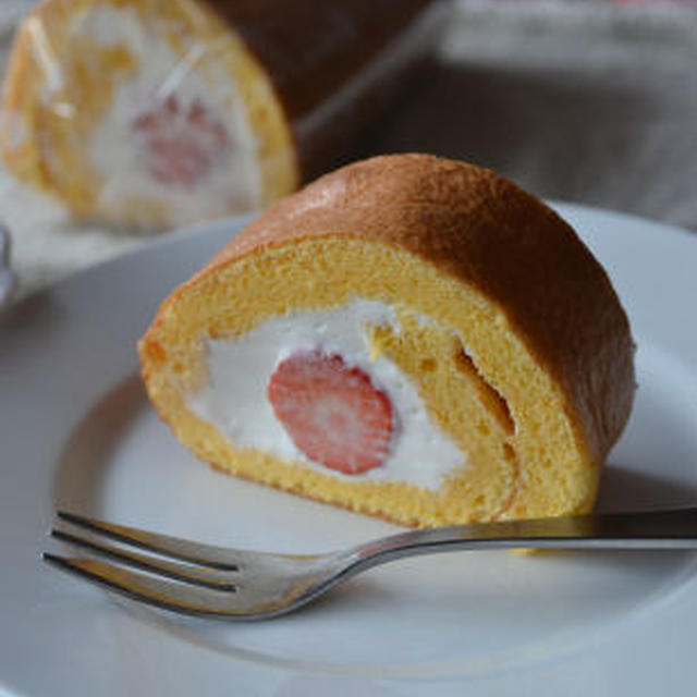 ♪人気のいちごスイーツレシピ★いちごロール★白いちごも♪