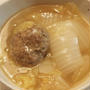 白菜使いっきりとお餅のリメイク<br />餅入り肉団子の白菜のピリ辛あんかけ