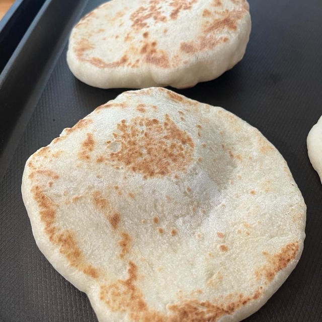 ホットプレートでピタパン♪ サンドする具材もホットプレートで