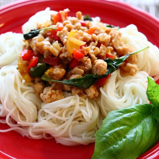 夏にオススメ❣️ガパオ炒めのせそうめん❤️