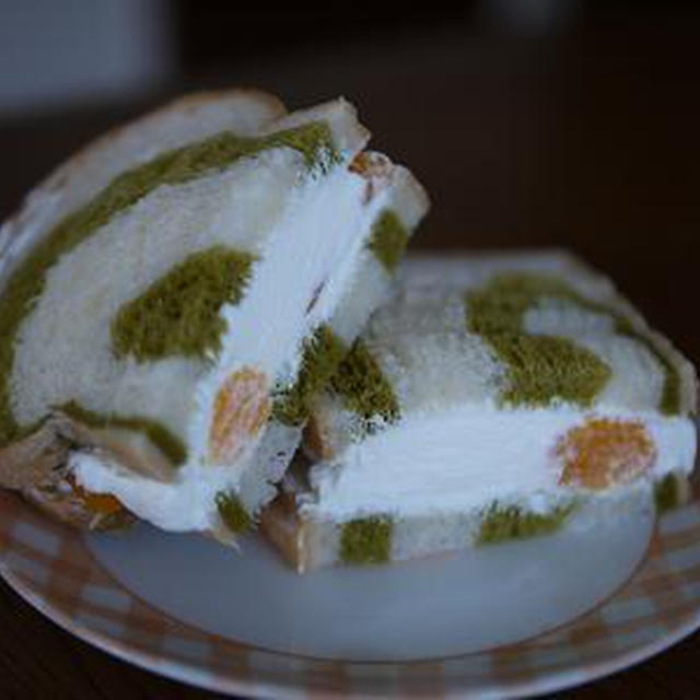 うずまき食パンのクリームサンドイッチ