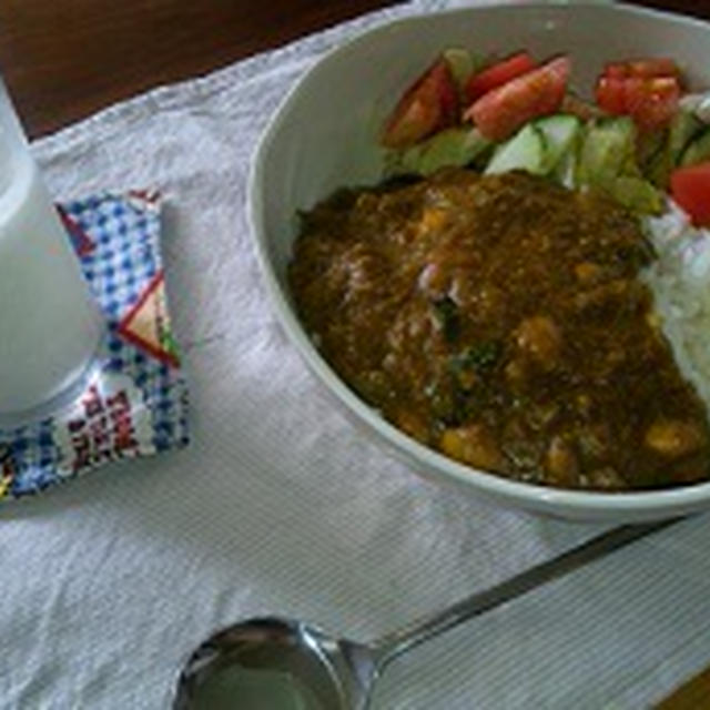 １０分でおからカレーとラッシー＆お久しぶり＾＾