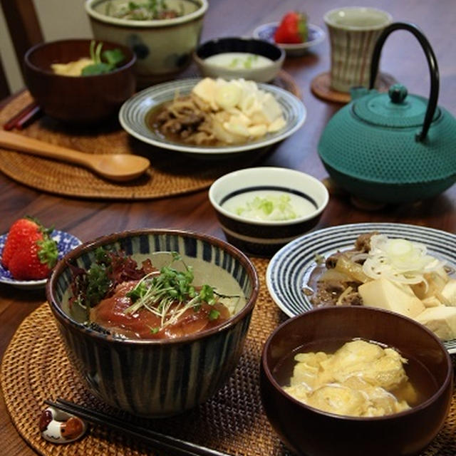 中とろのづけ丼 と 肉豆腐。