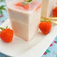 自家栽培フレッシュいちごのとろけるパンナコッタ