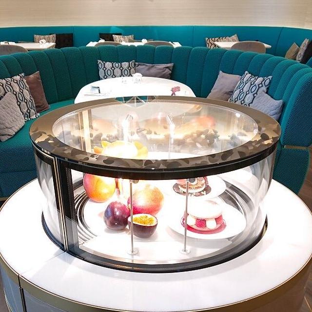 ルイ・ヴィトンカフェ★ル・カフェ・ヴィー（LE CAFE V）★【銀座並木通り】