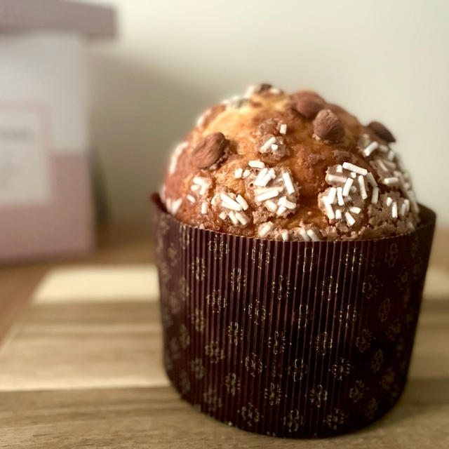 【パリの美味しいもの】 クリスマスにはパネトーネ