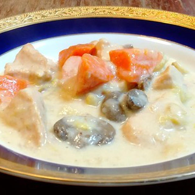チキンクリームシチュー、キャベツの芯入り