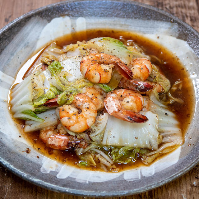 ご飯に乗っけて食べたい「海老と白菜のとろ〜り旨炒め」&「幅広平打麺　喜多方醤油ラーメン」と和牛のおにぎり