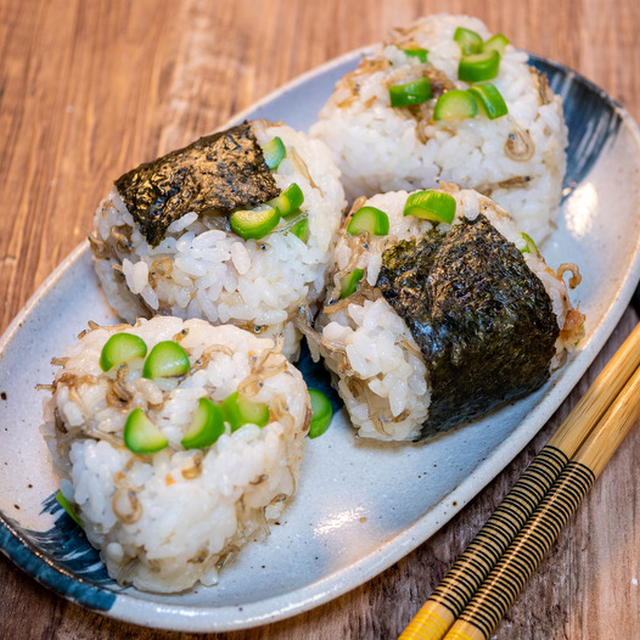 梅じゃこおにぎりとじゃこの佃煮&「久しぶりに王道な豚カツ定食を食べる」