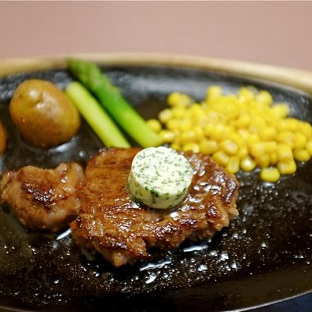 すき焼三光舎でステーキを。