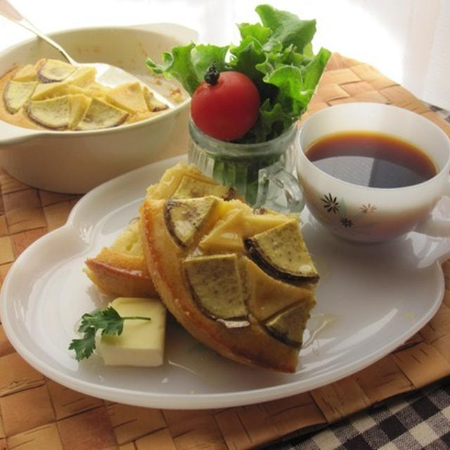 朝カフェ♪グラタン皿でレーズンとさつま芋の米粉パンケーキ