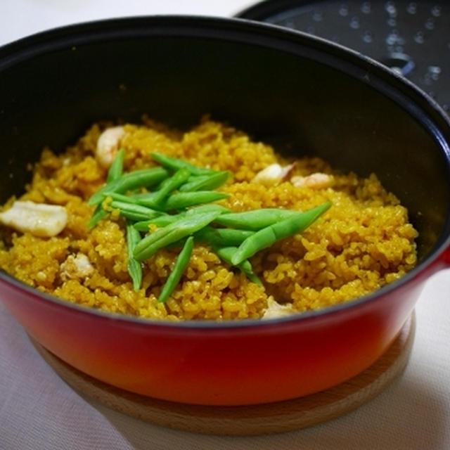 カレーピラフ と　カマンベールチーズの春巻き
