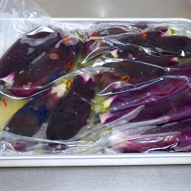 保存袋で作る「ナスの浅漬け」
