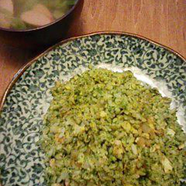 [一皿でお腹いっぱい]ほうれん草チャーハン