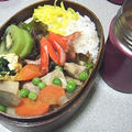 筑前煮弁当とミネストローネリメイクカレー。鶏ハムサラダの晩ご飯。