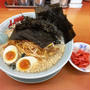 塩ピリ辛ネギラーメン中盛を背脂変更で啜る 〜紅生姜・黒ばら海苔・海苔5枚・味付玉子・山岡家〜