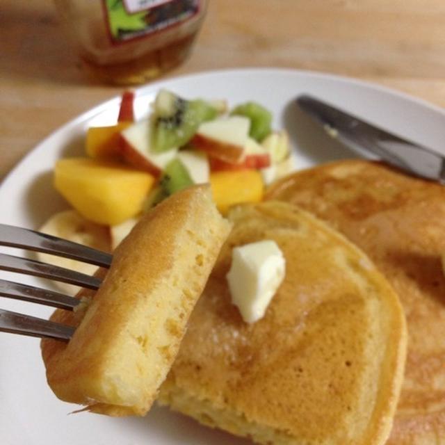 今日の朝ごはん×大豆パンケーキとプレゼントのベビースタイと