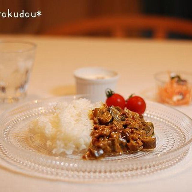 ◆オクラカレーライスとカゴいっぱいの野菜