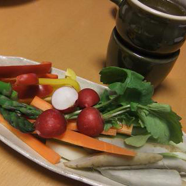 彩り野菜にバーニャカウダ