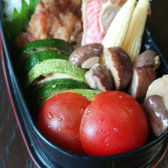 唐揚げと鮭弁当