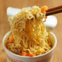 台風接近中、カップ麺（フライ麺タイプ）は水、お茶でも戻せます。防災食